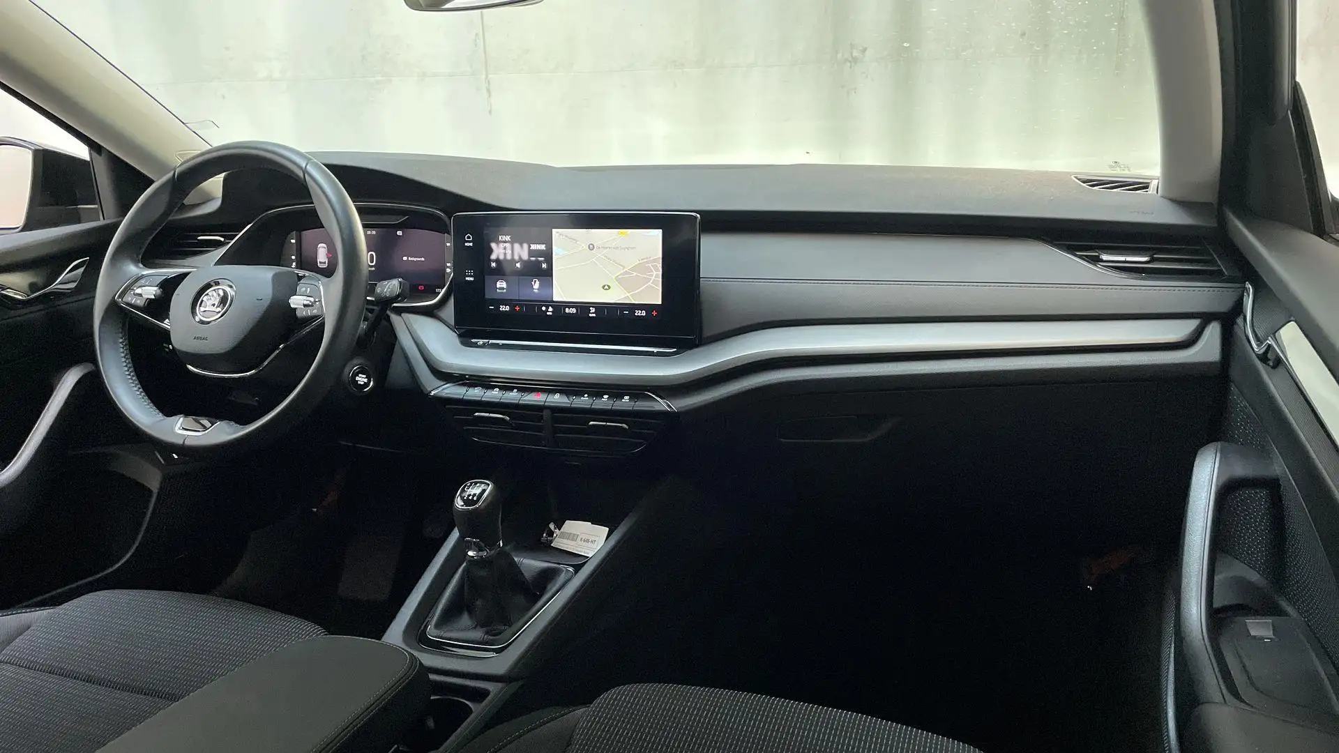 Skoda Octavia Combi 1.0 TSI Business Edition Navigatie Parkeerse Zwart - 2