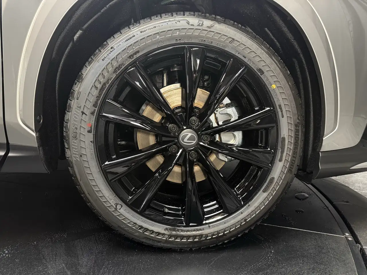Lexus NX снимка Lexus NX