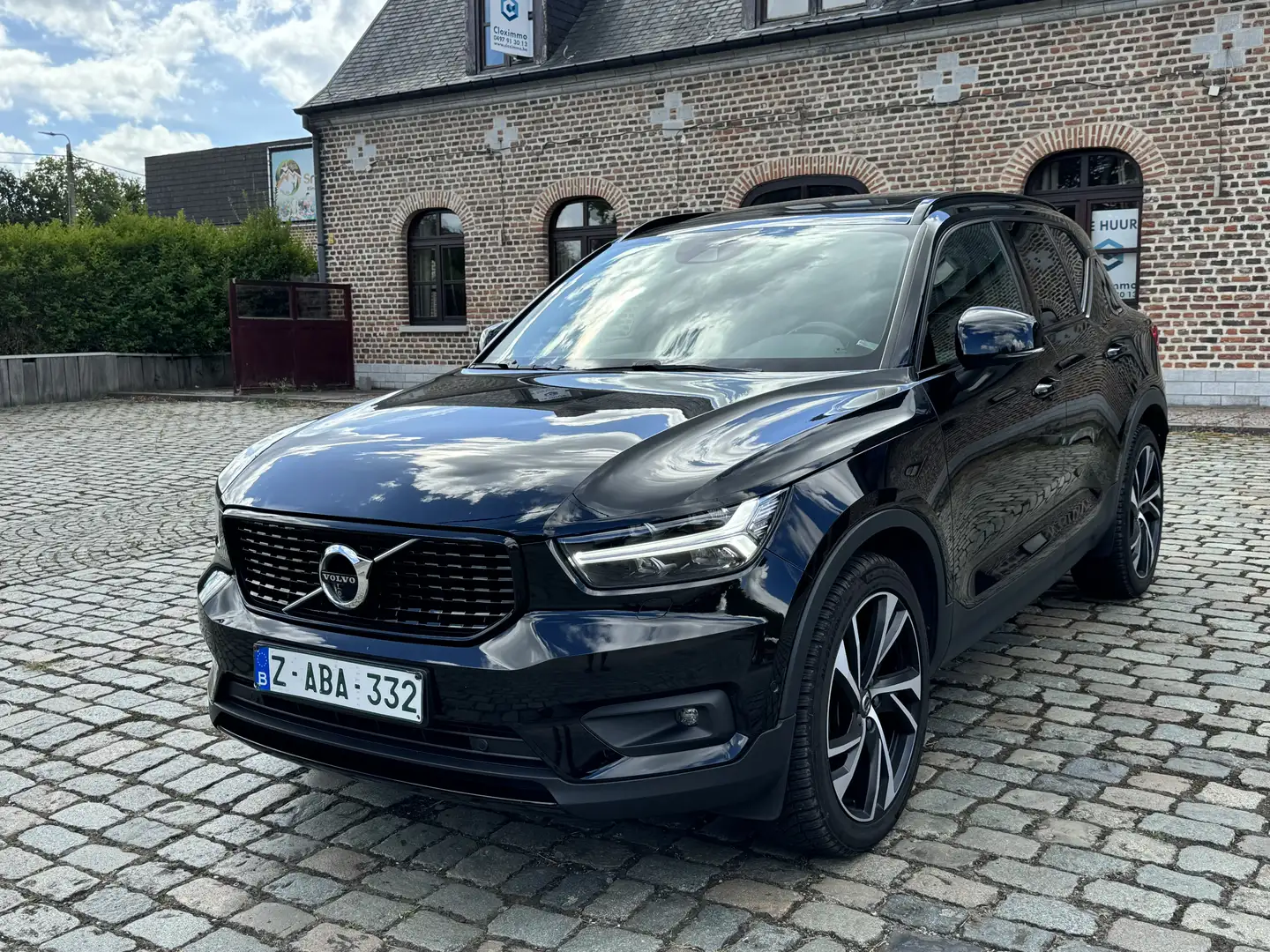 Volvo XC40 2.0d D4 AWD 190 ch Geartronic 8 R-Design Black - 1