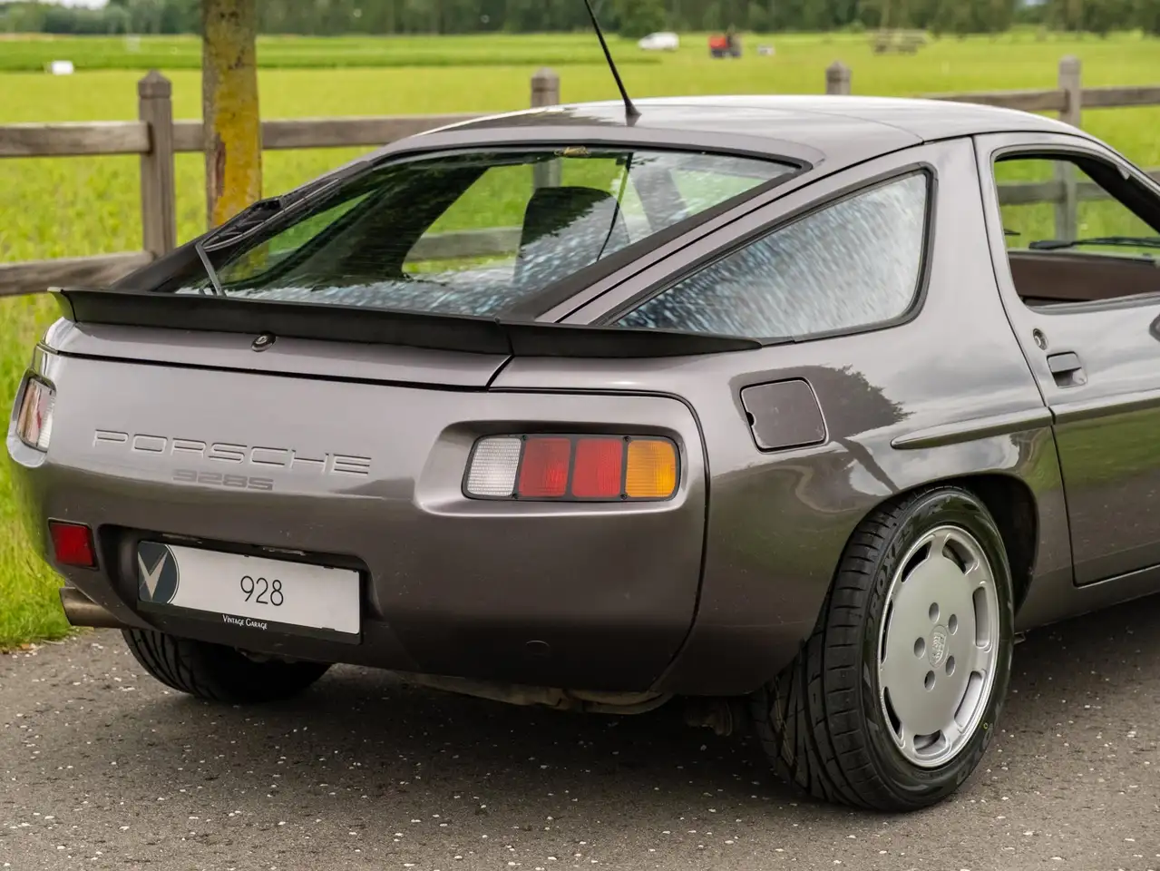 Porsche 928S met S4 upgrade, foto 11