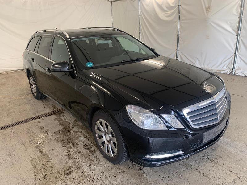 Mercedes-Benz E 200 T ILS-XENON/NAVIGATION/AHK/SITZHEIZUNG — photo 2