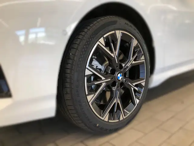 BMW 123 i xDrive Ansicht 3