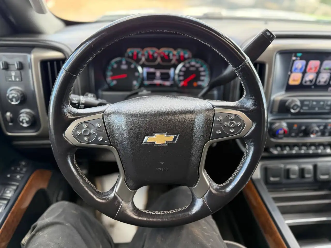 Chevrolet Silverado 1500 снимка Chevrolet Silverado 1500