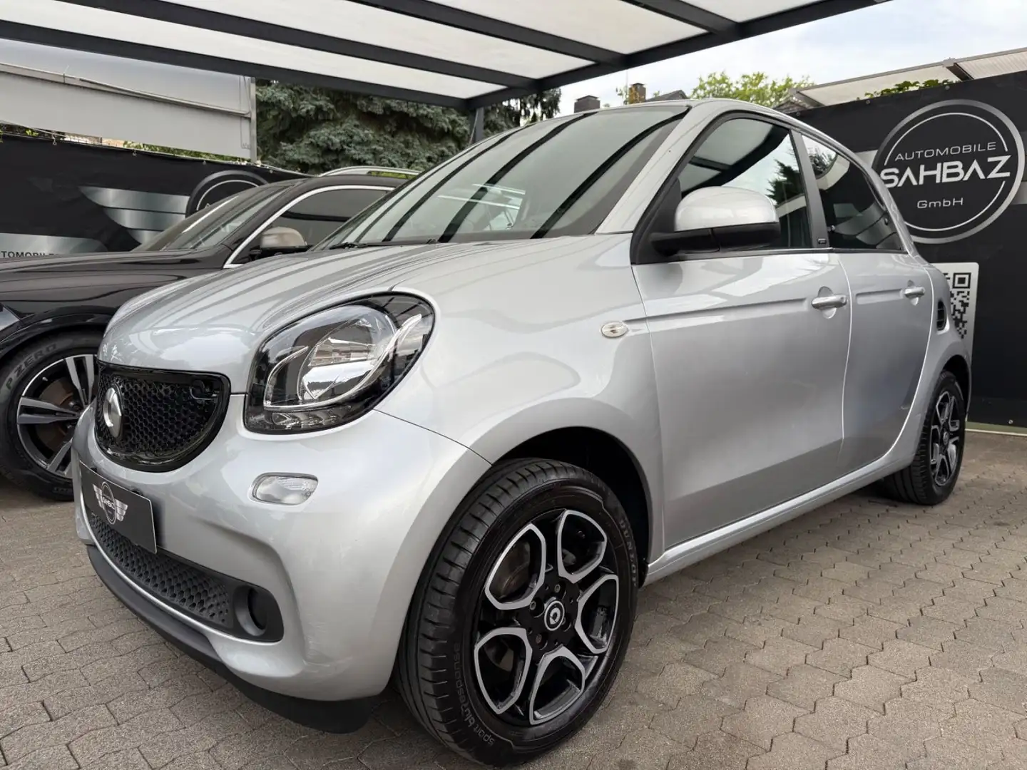 smart forFour *AUTOMAT*NAVI*LEDER*SPURHALT*SITZHEI*PDC Silber - 1