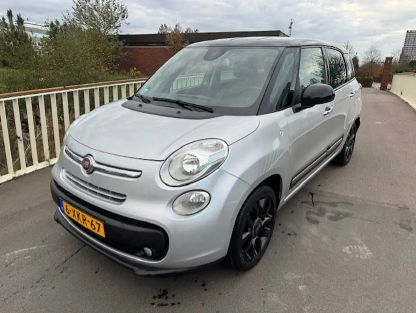 Fiat 500L Living 0.9 TwinAir Lounge 7p. Let op dit is een 7 Gris - 1