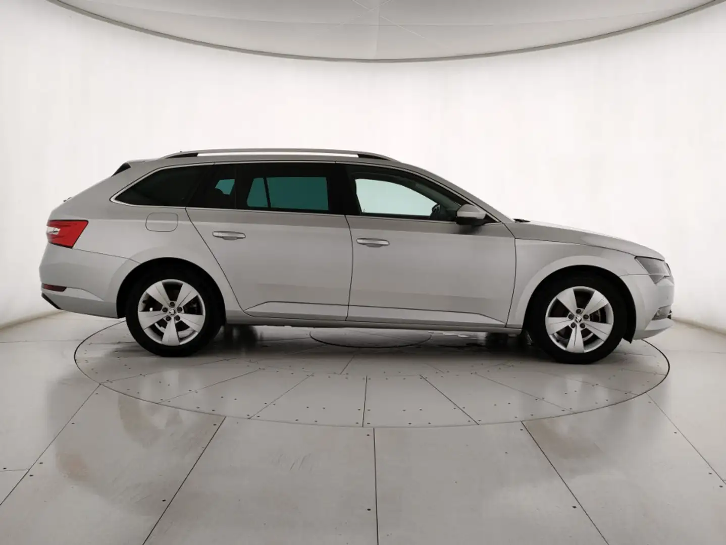 Skoda Superb Superb Wagon 1.6 tdi Executive dsg my17 Grigio - 2