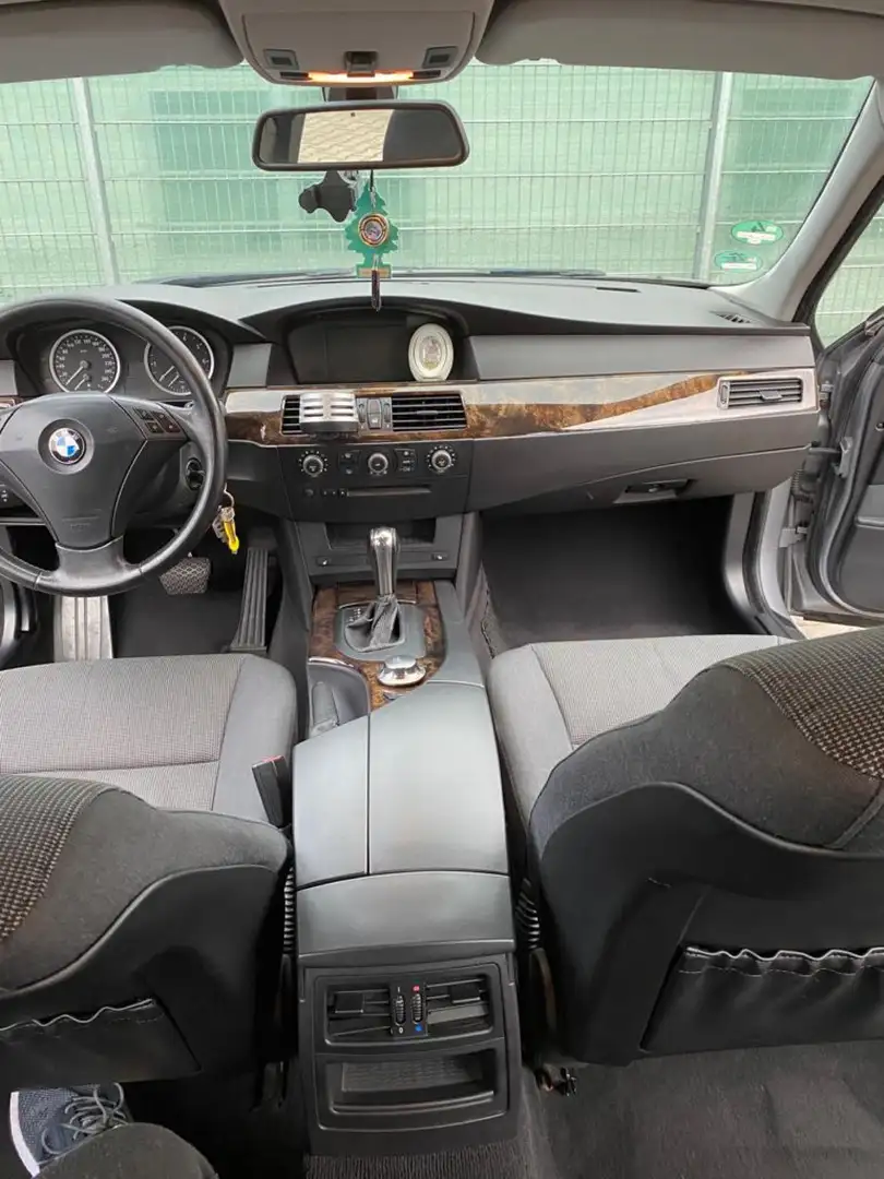 BMW 525 525i Grau - 2
