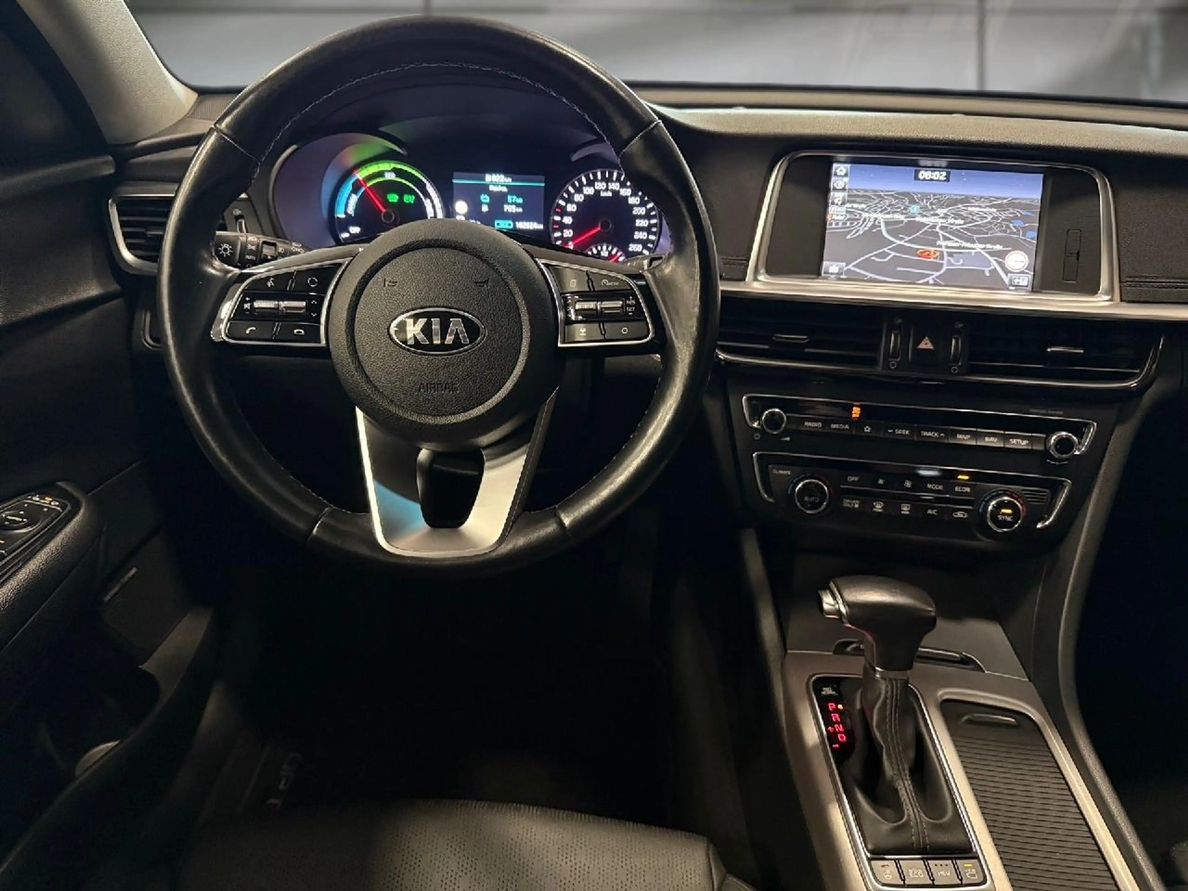 Kia Optima Spirit Plug-in Hybrid — photo 9