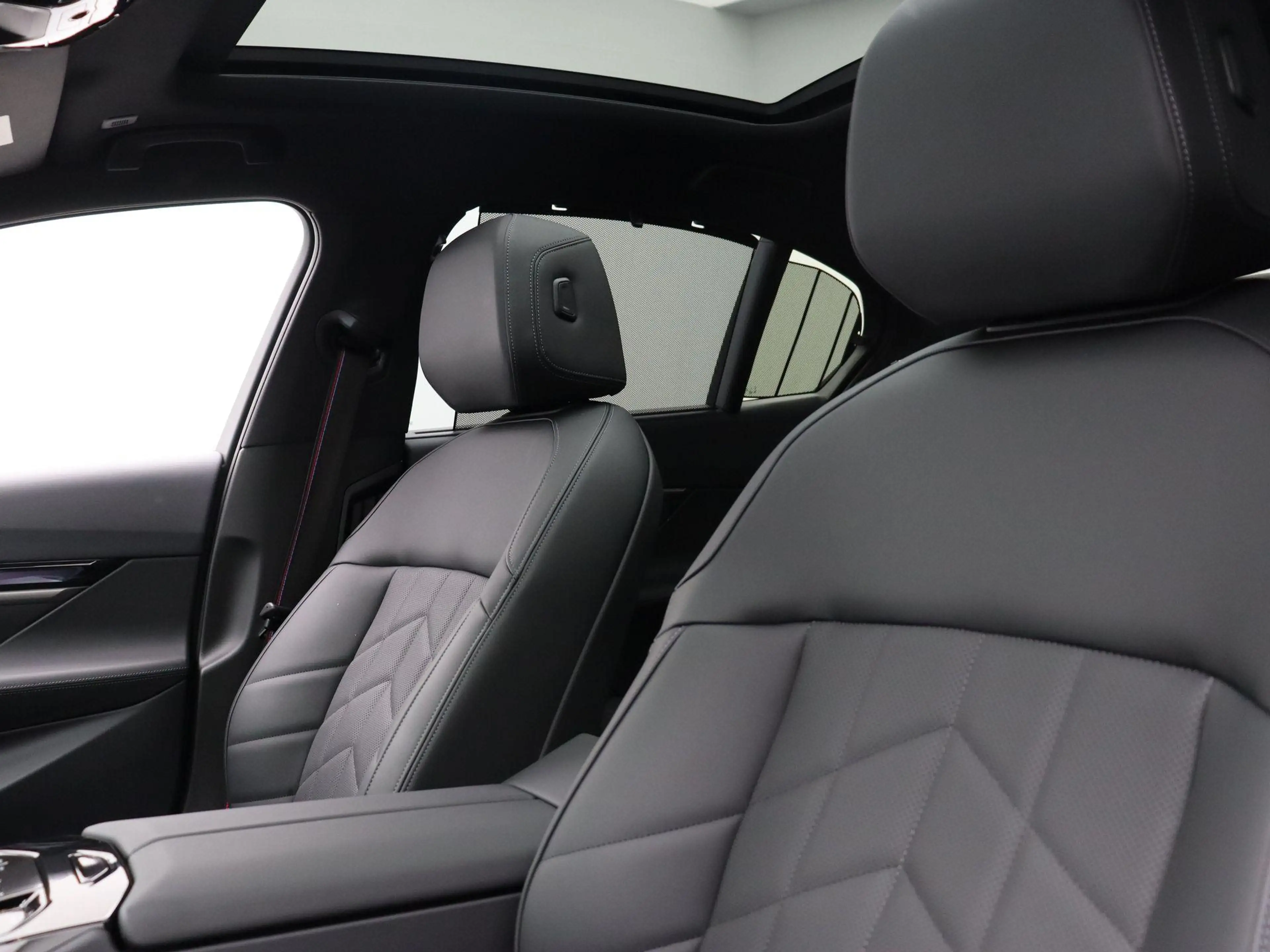 BMW 550 5 Serie Sedan 550e xDrive M Sportpakket Pro | Inno — photo 12