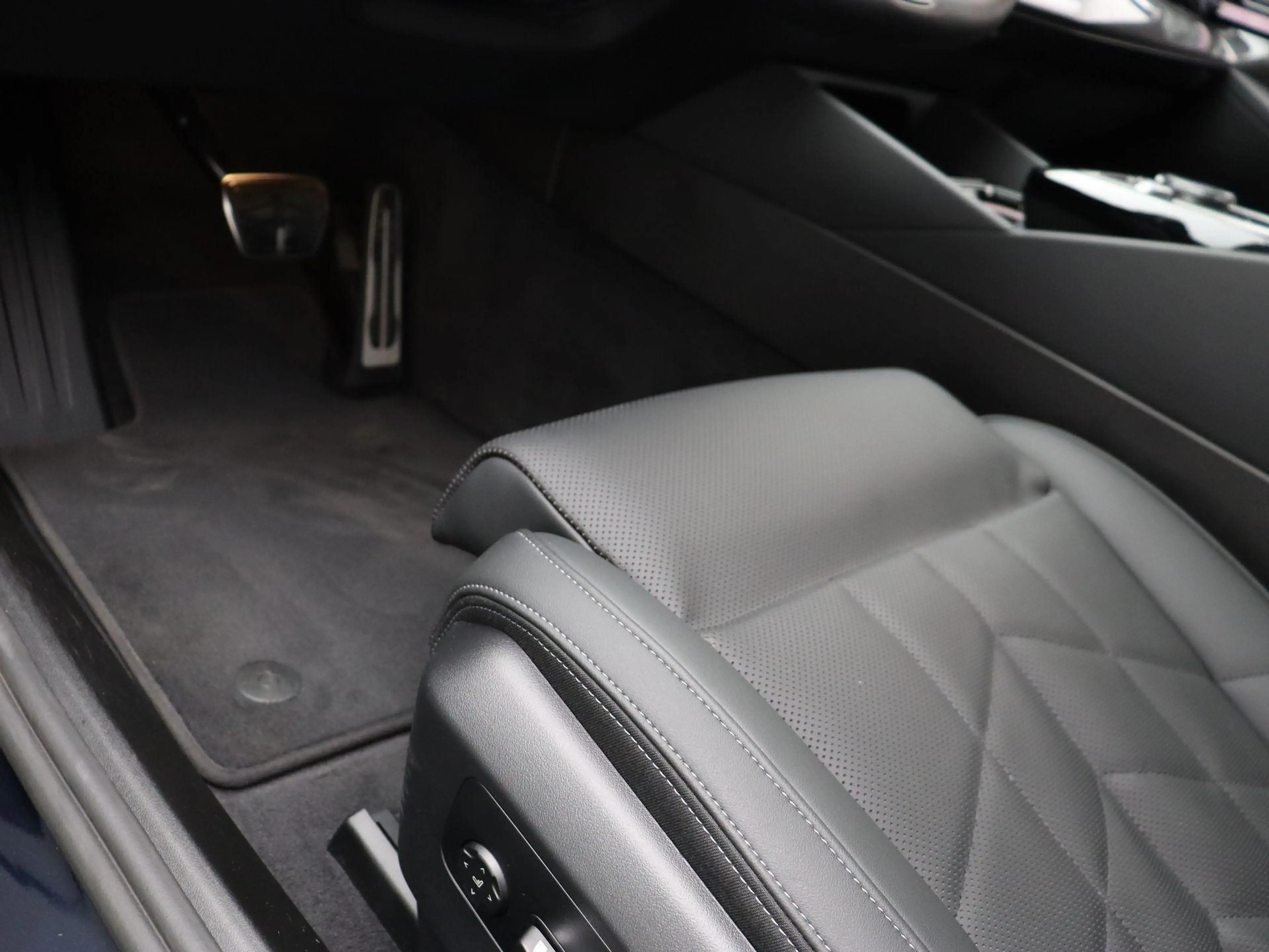 BMW 550 5 Serie Sedan 550e xDrive M Sportpakket Pro | Inno — photo 13