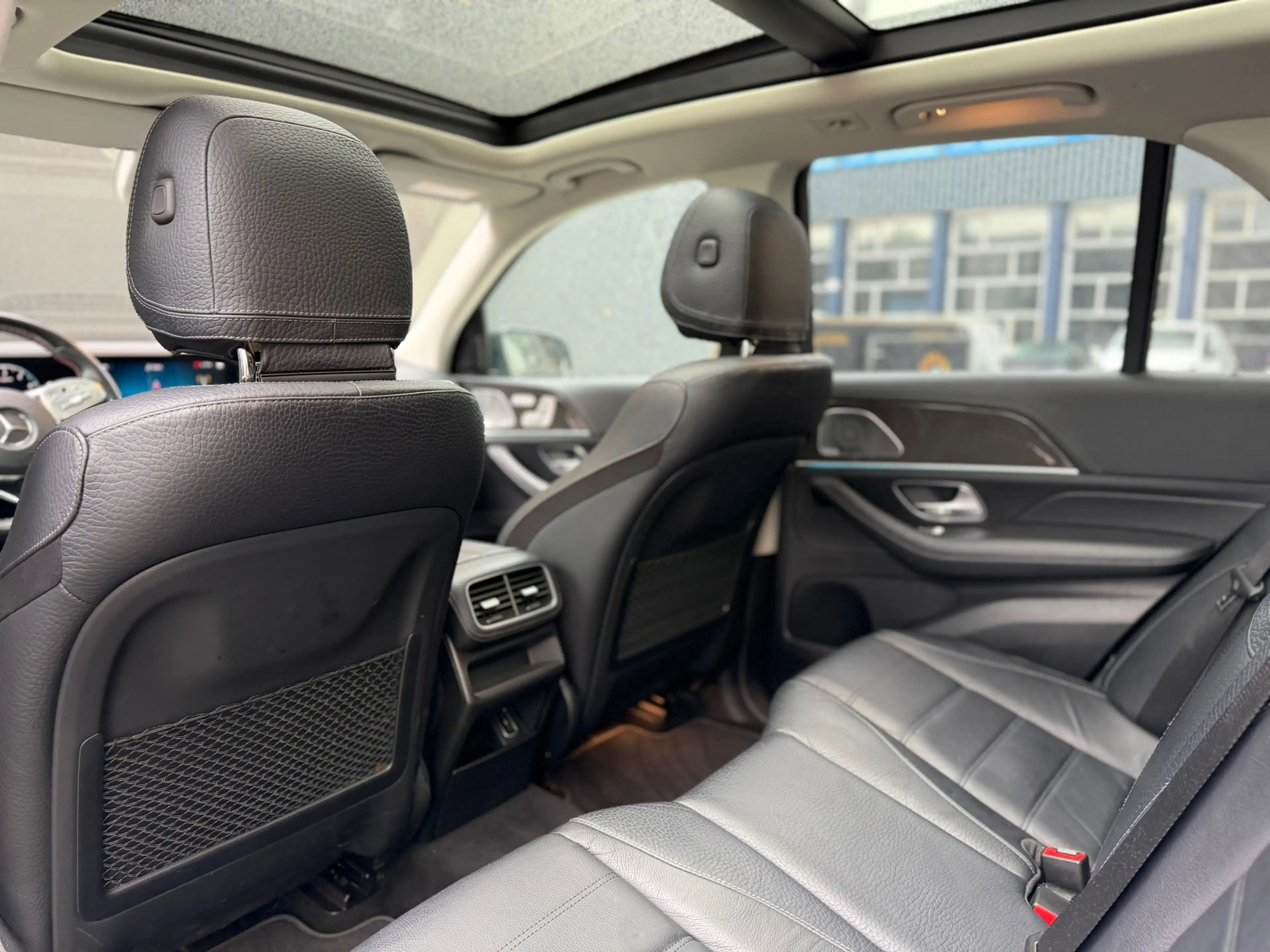 Mercedes-Benz GLE 450 4MATIC Pano Softclosed Verkoeling Memory Burmester — photo 37