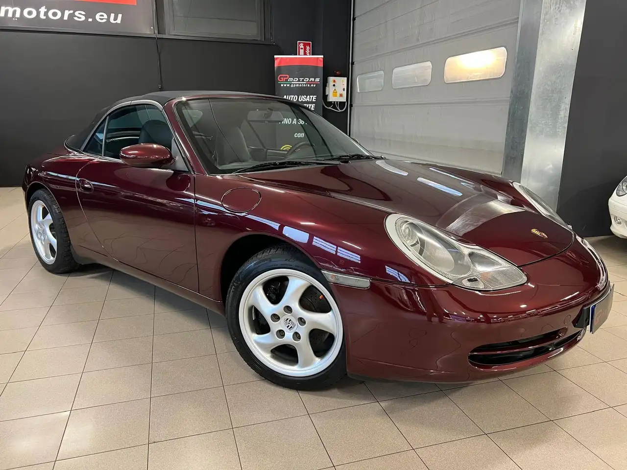 Porsche 996 911 Cabrio 3.4 Carrera ASI ! HARD TOP ! COLORE RUBINO ! TAGLIANDATA ! PERFETTE CONDIZONI !, foto 2