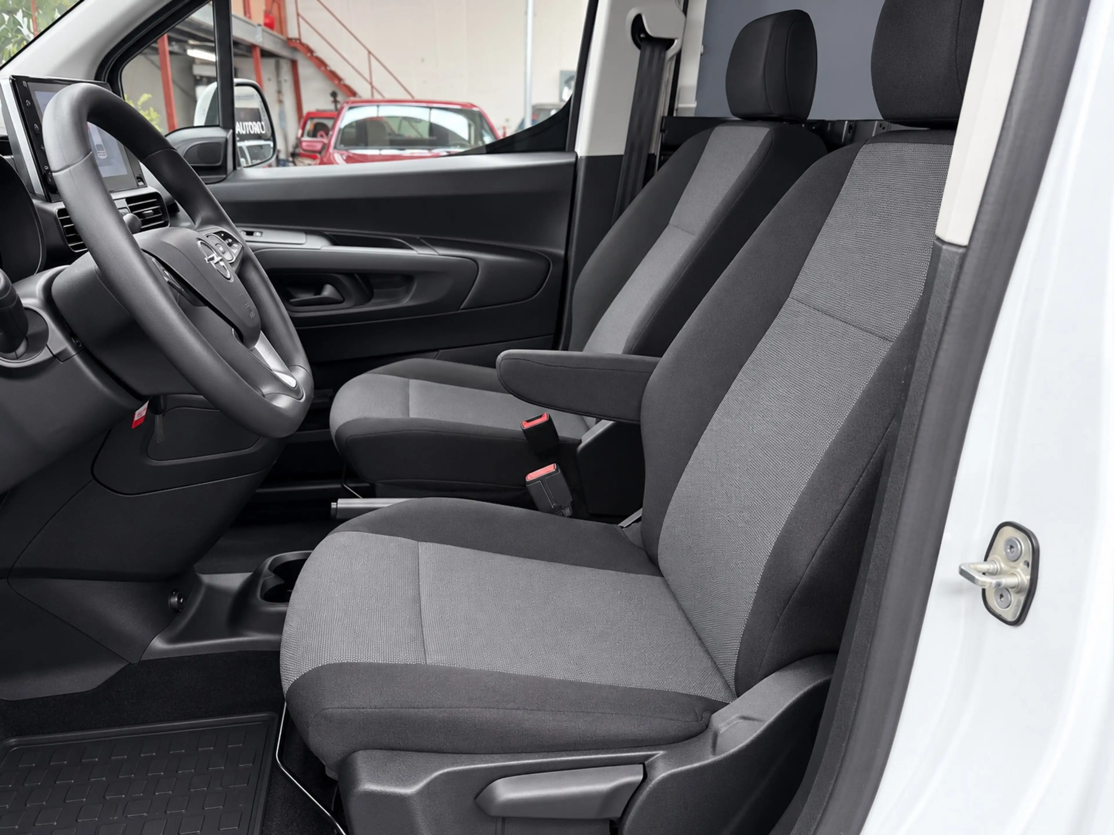 Opel Combo 1.6D L1H1 Edition — photo 14