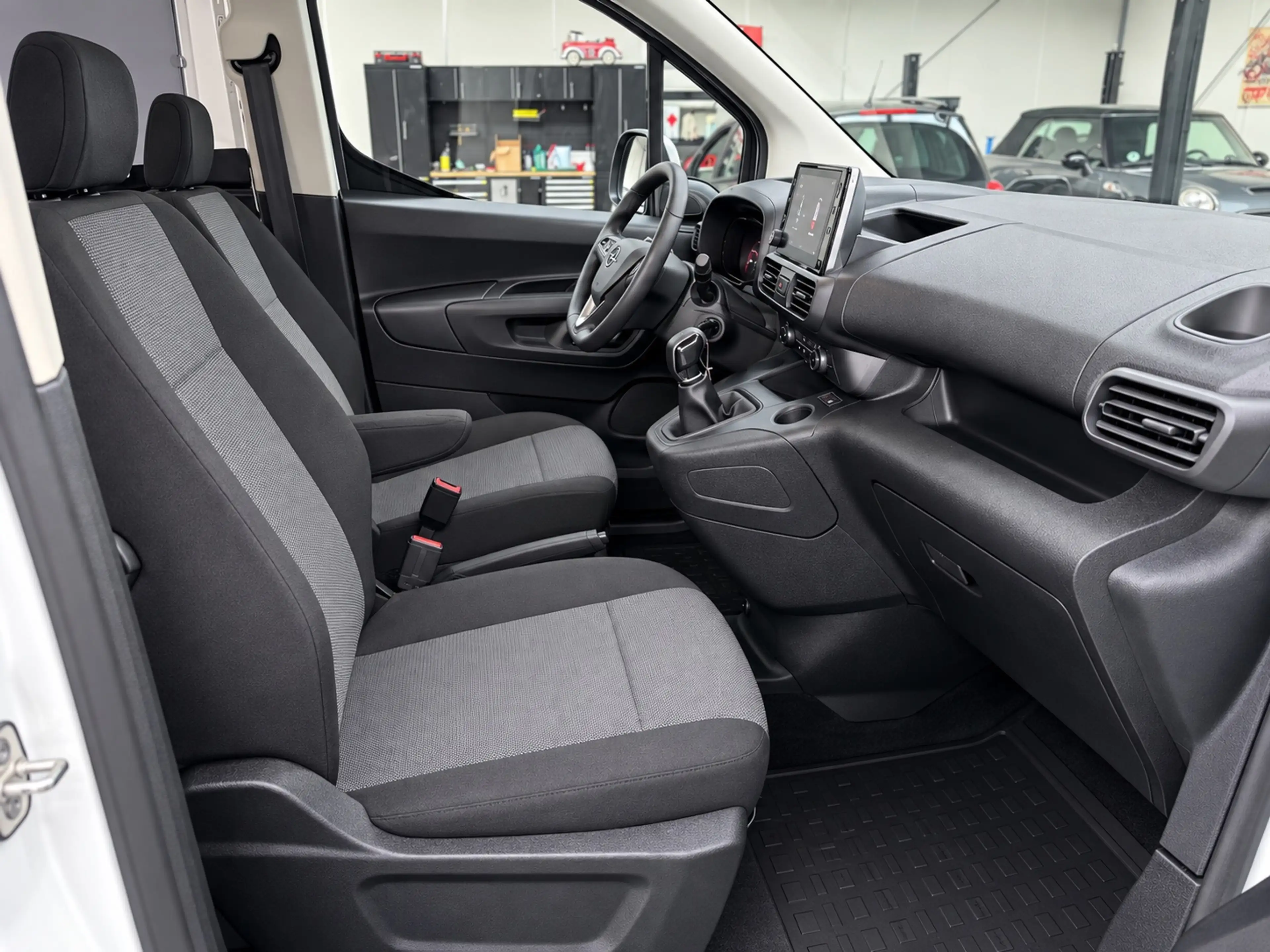 Opel Combo 1.6D L1H1 Edition — photo 11