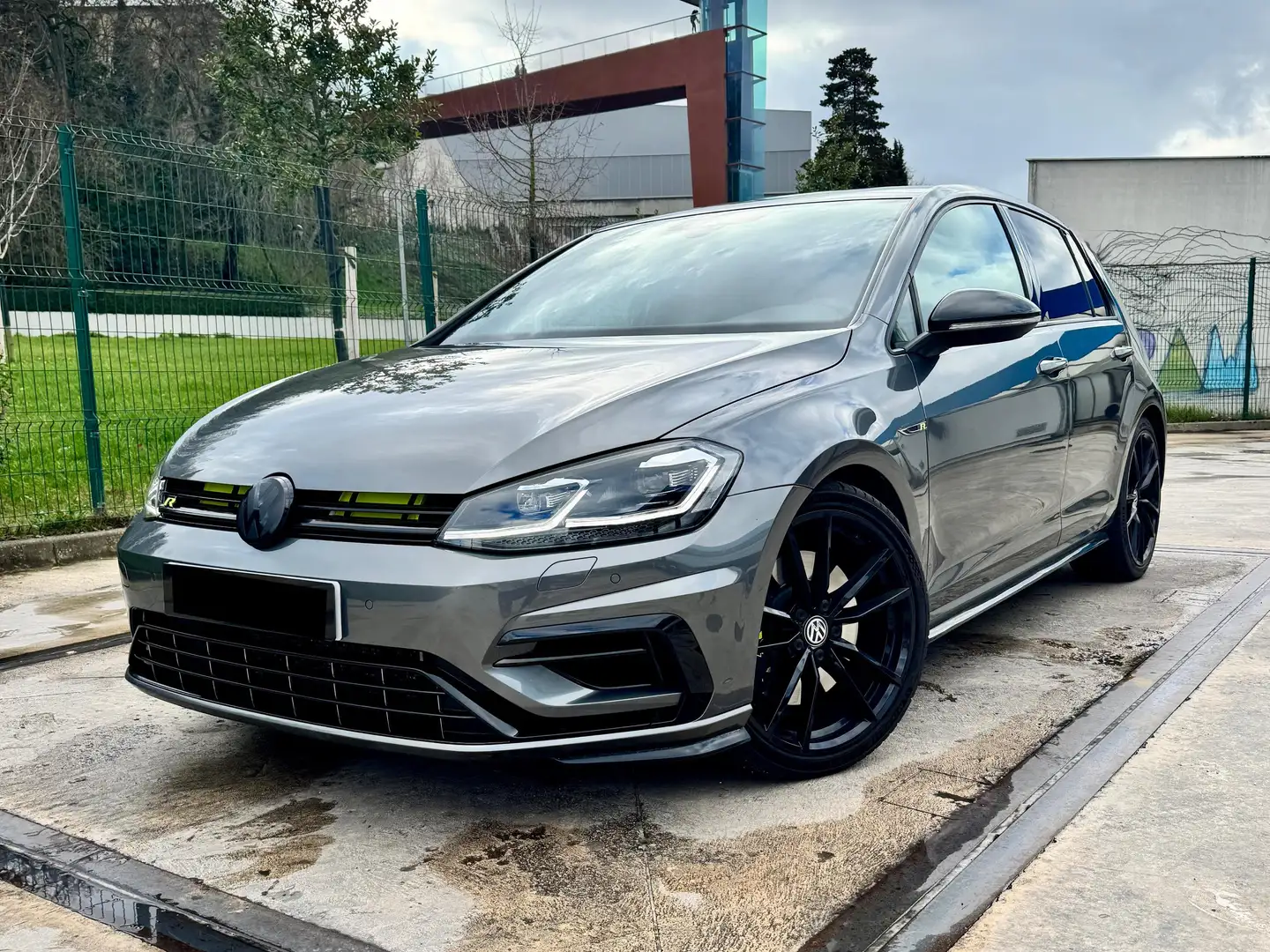 Volkswagen Golf R 2.0 TSI DSG 4Motion 7.5 310 cv Gris - 1