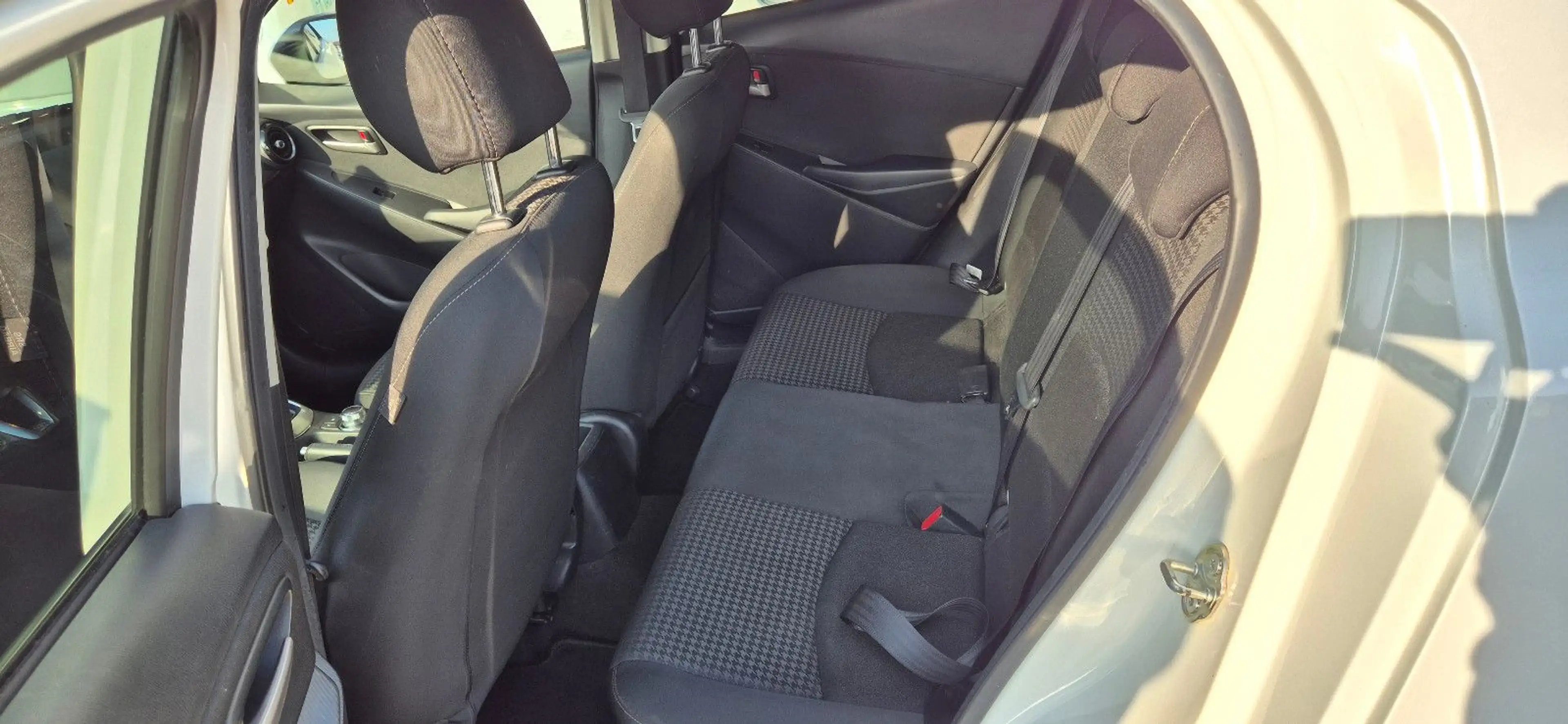 Mazda 2 SKYACTIV-G 90 KIZOKU — photo 11