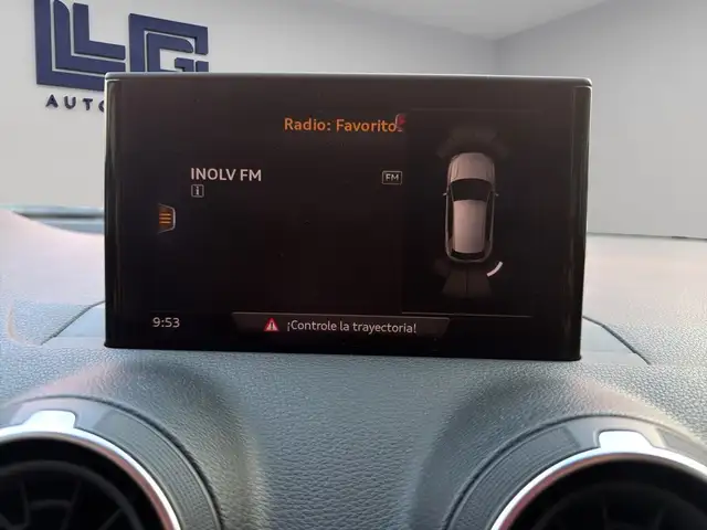 Audi Q2 view 10