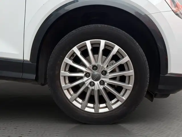 Audi Q2 view 8