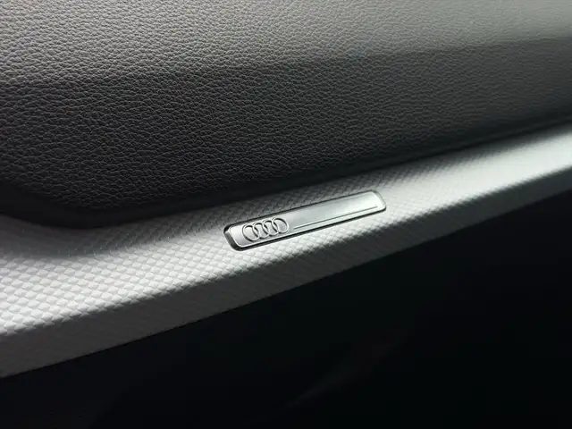 Audi Q2 view 14
