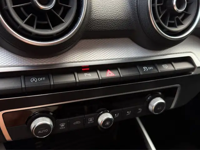 Audi Q2 view 11