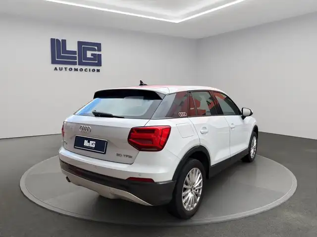 Audi Q2 view 5