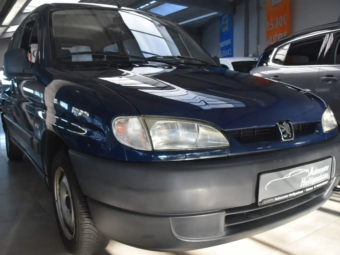 Peugeot Partner 1,4 *Behindertengerecht* Allwetter Modrá - 1