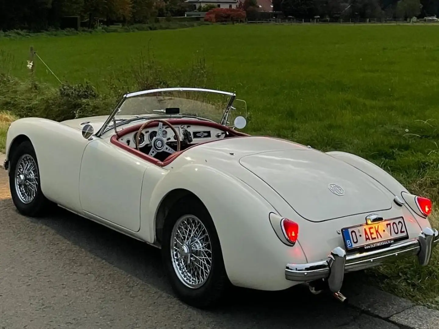 MG MGA Beige - 1