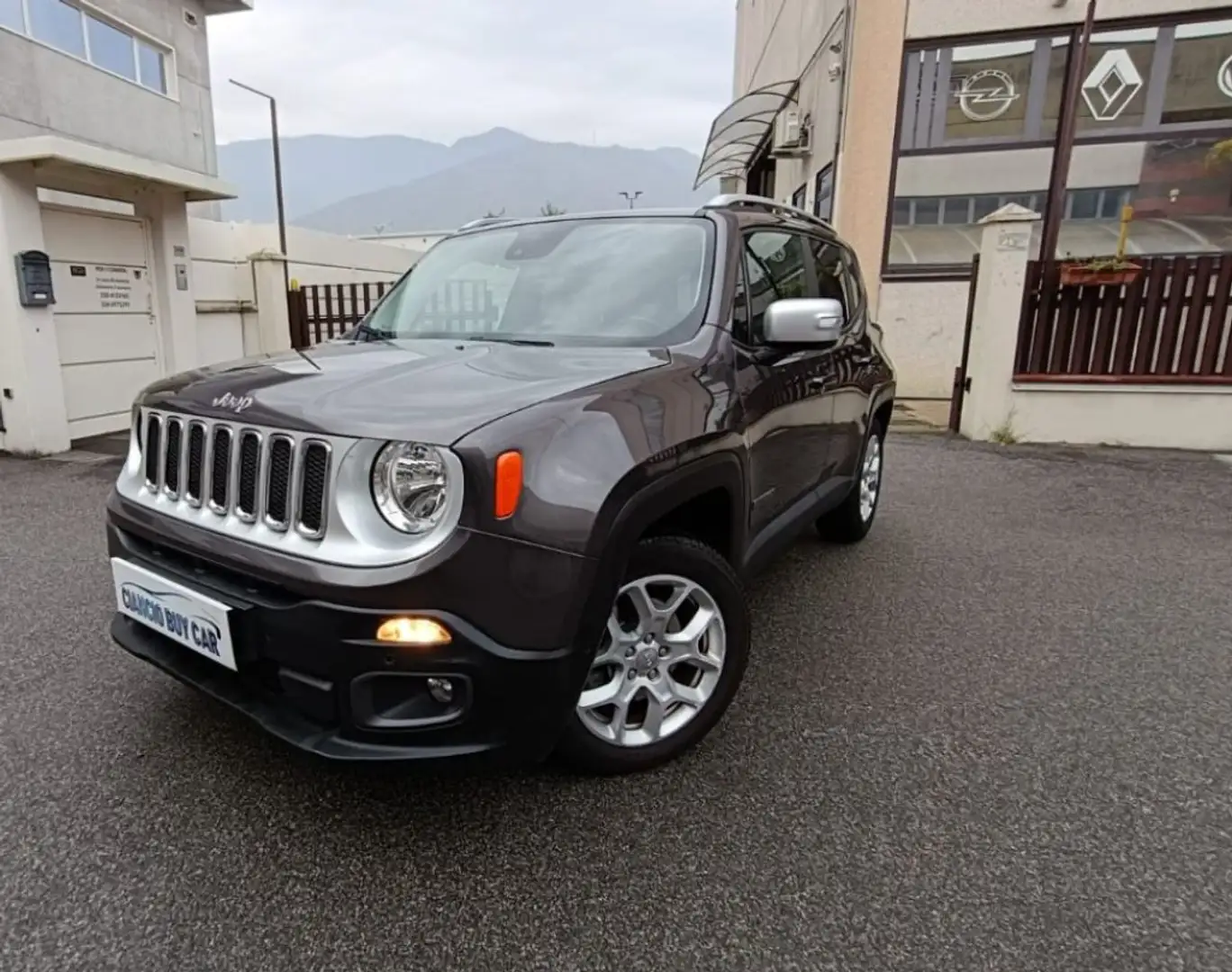 Jeep Renegade 1.6 Mjt DDCT 120 CV Gris - 1
