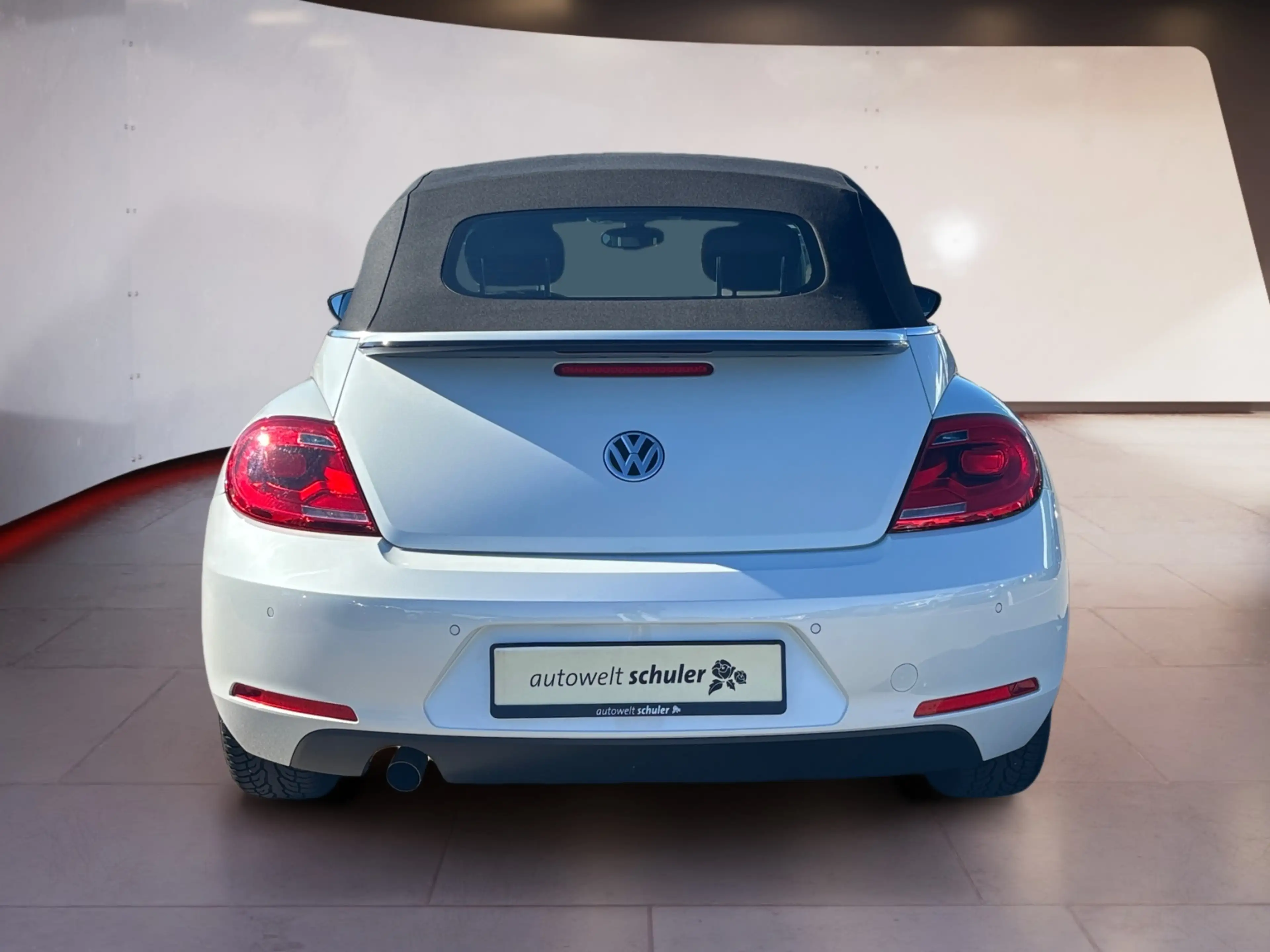 Volkswagen Beetle Cabriolet 1.2 TSI DSG Design Navi Xenon SHZ PDC G — photo 5