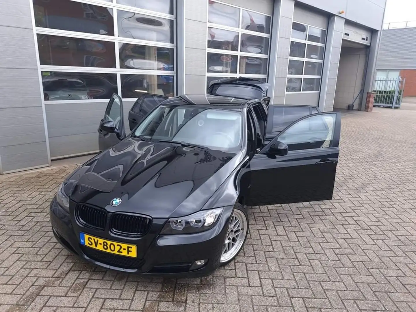 BMW 330 318i/320i Zwart - 2