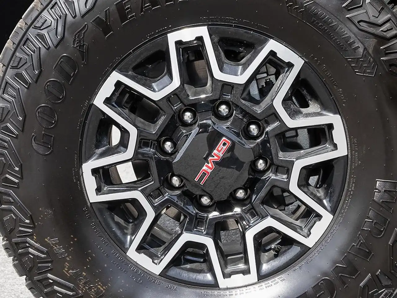 GMC Sierra 2500HD снимка GMC Sierra 2500HD