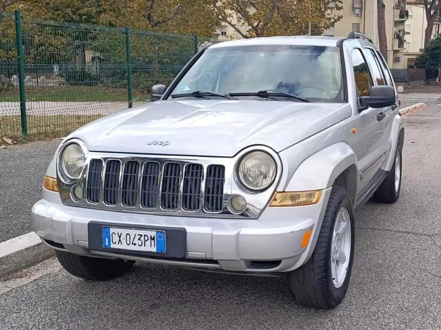 Jeep Cherokee Cherokee II 2005 2.8 crd Limited FL Argent - 1