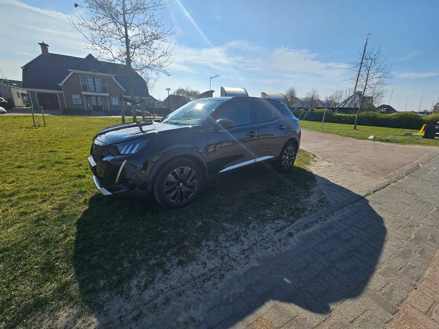 Peugeot 2008 2008+1.2+PureTech+GT Zwart - 2