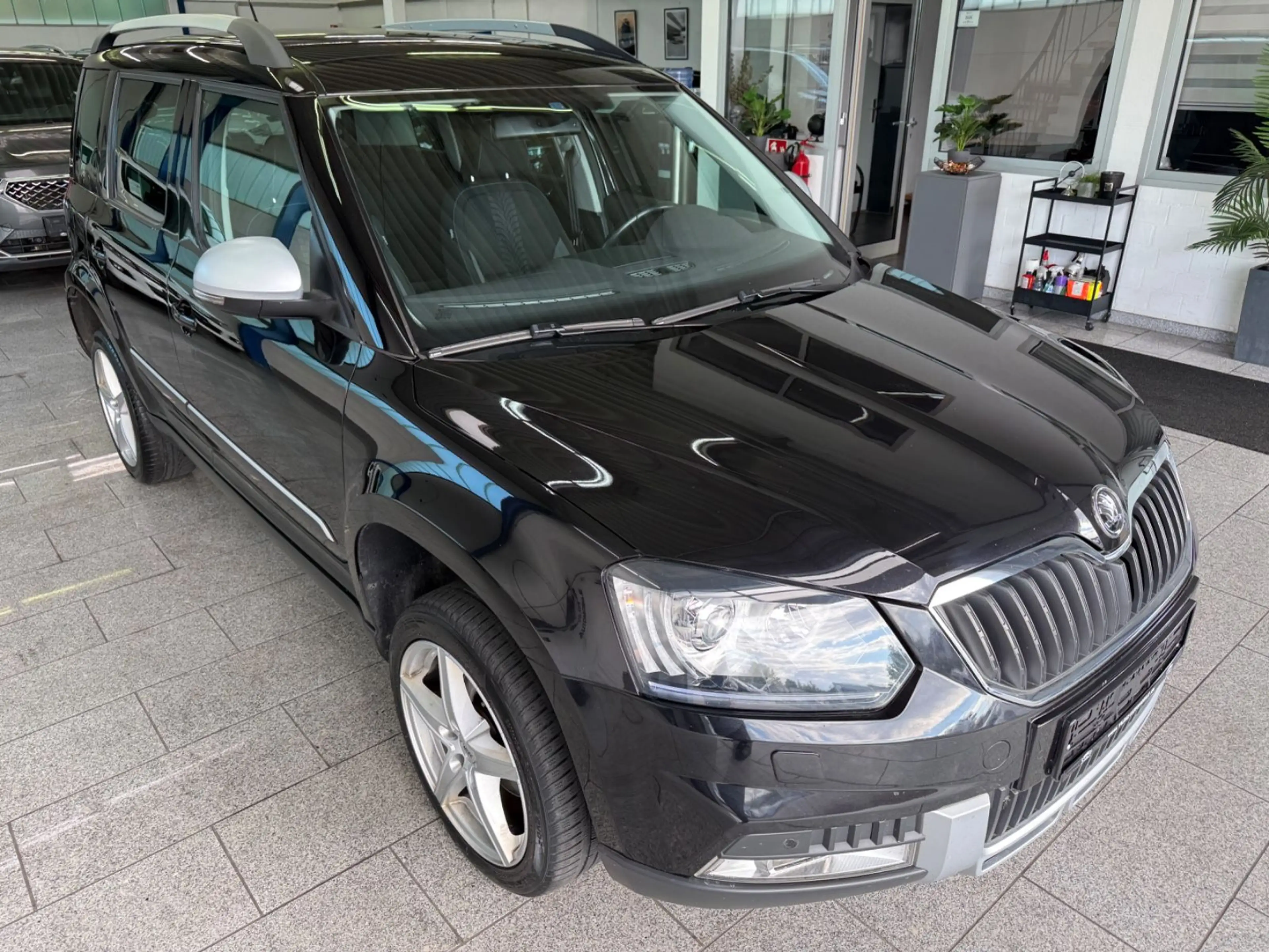 Skoda Yeti 1.4 TSI*AUTOM*ADEVNT*BI-XN*CAM*TEMP*AHK*PDC — photo 5