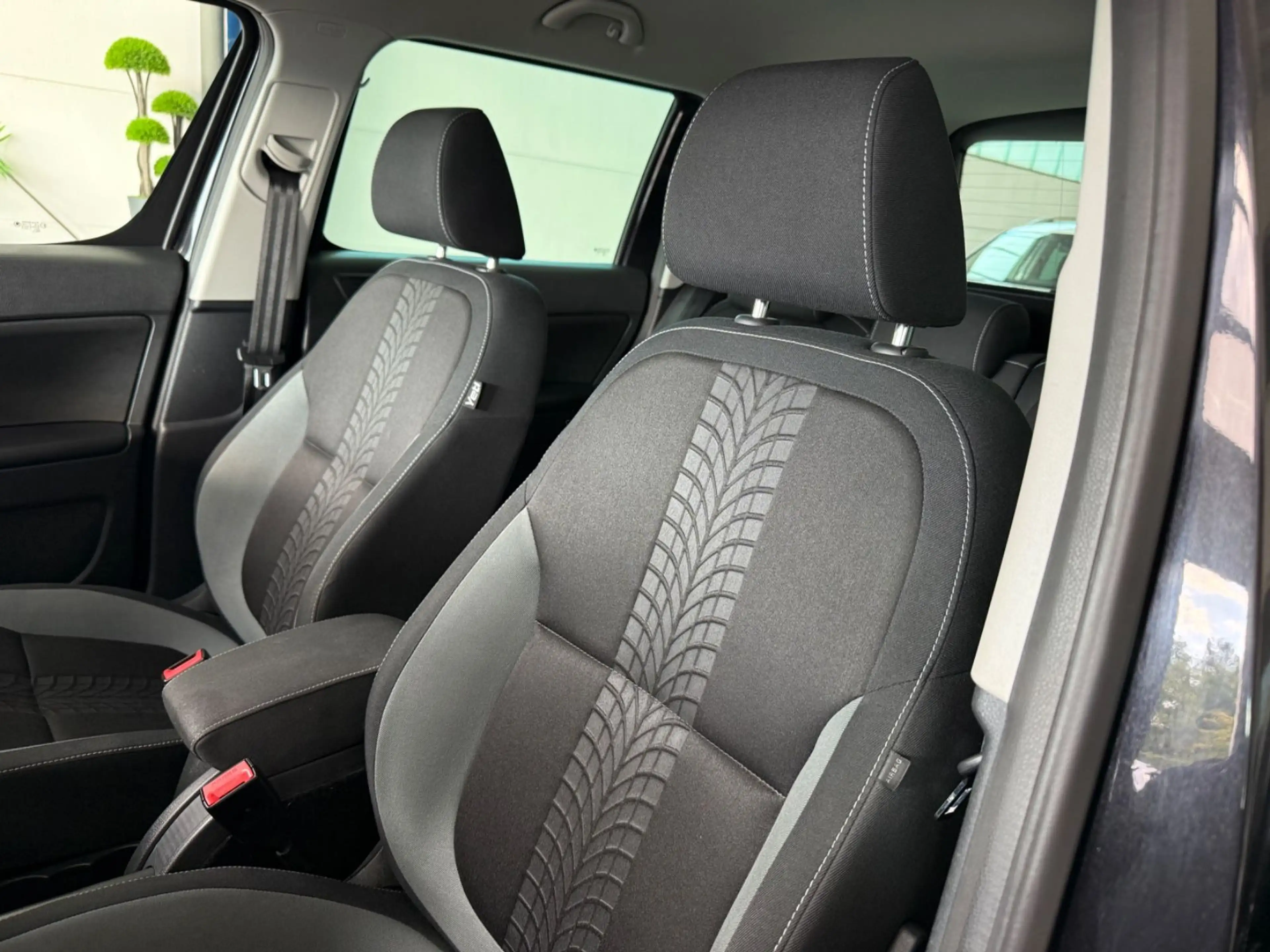 Skoda Yeti 1.4 TSI*AUTOM*ADEVNT*BI-XN*CAM*TEMP*AHK*PDC — photo 14