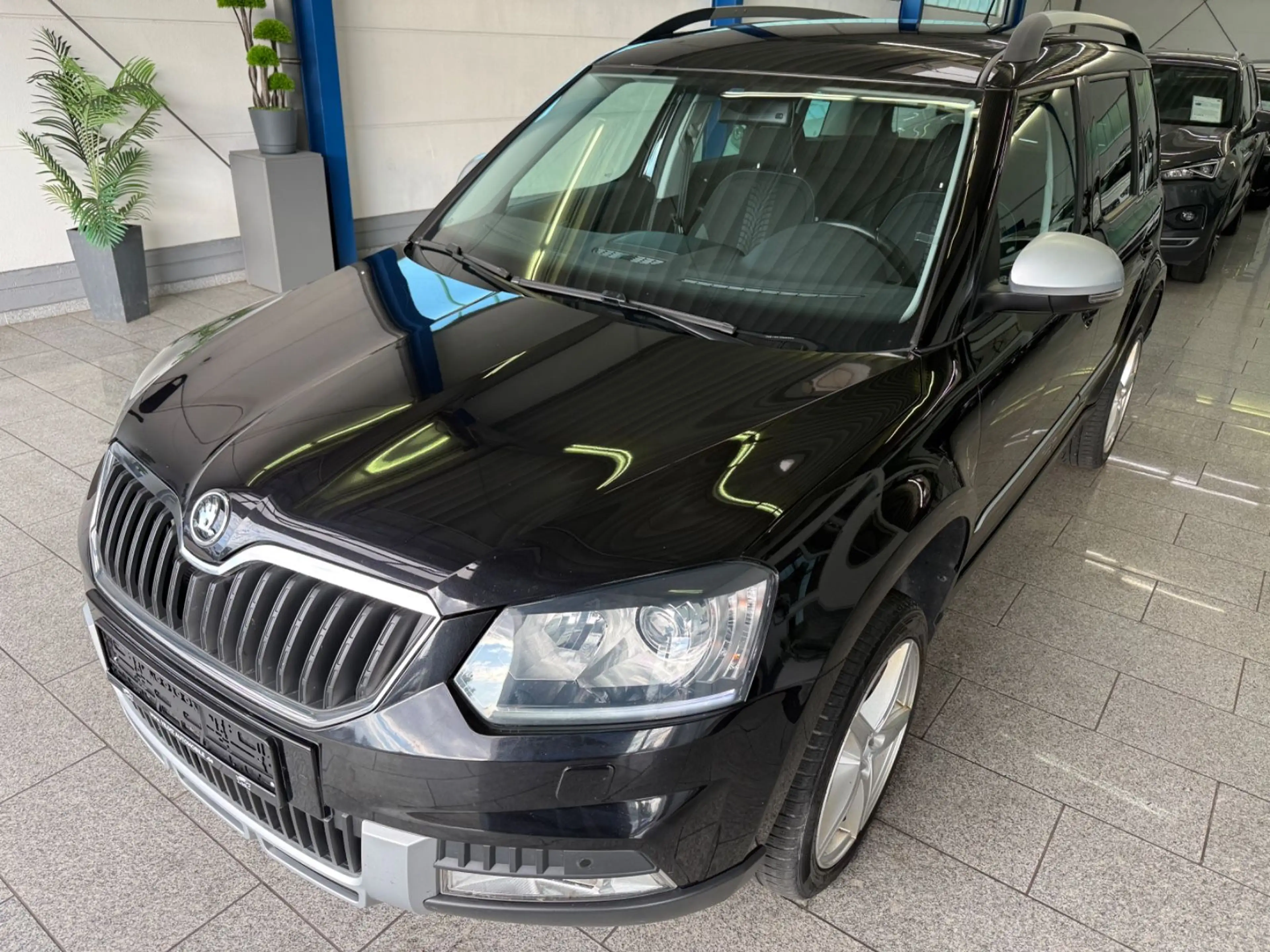 Skoda Yeti 1.4 TSI*AUTOM*ADEVNT*BI-XN*CAM*TEMP*AHK*PDC — photo 2