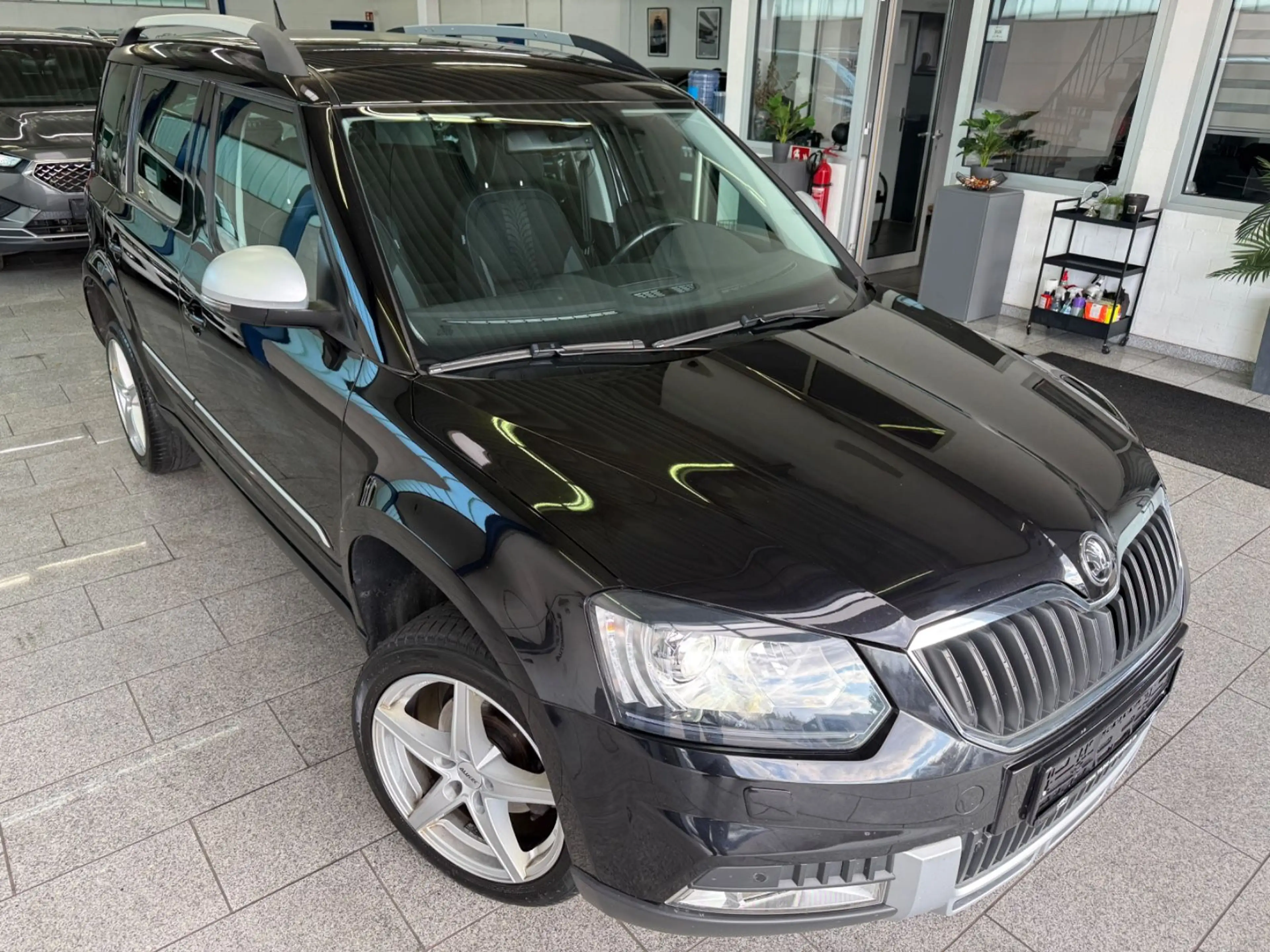 Skoda Yeti 1.4 TSI*AUTOM*ADEVNT*BI-XN*CAM*TEMP*AHK*PDC — photo 4