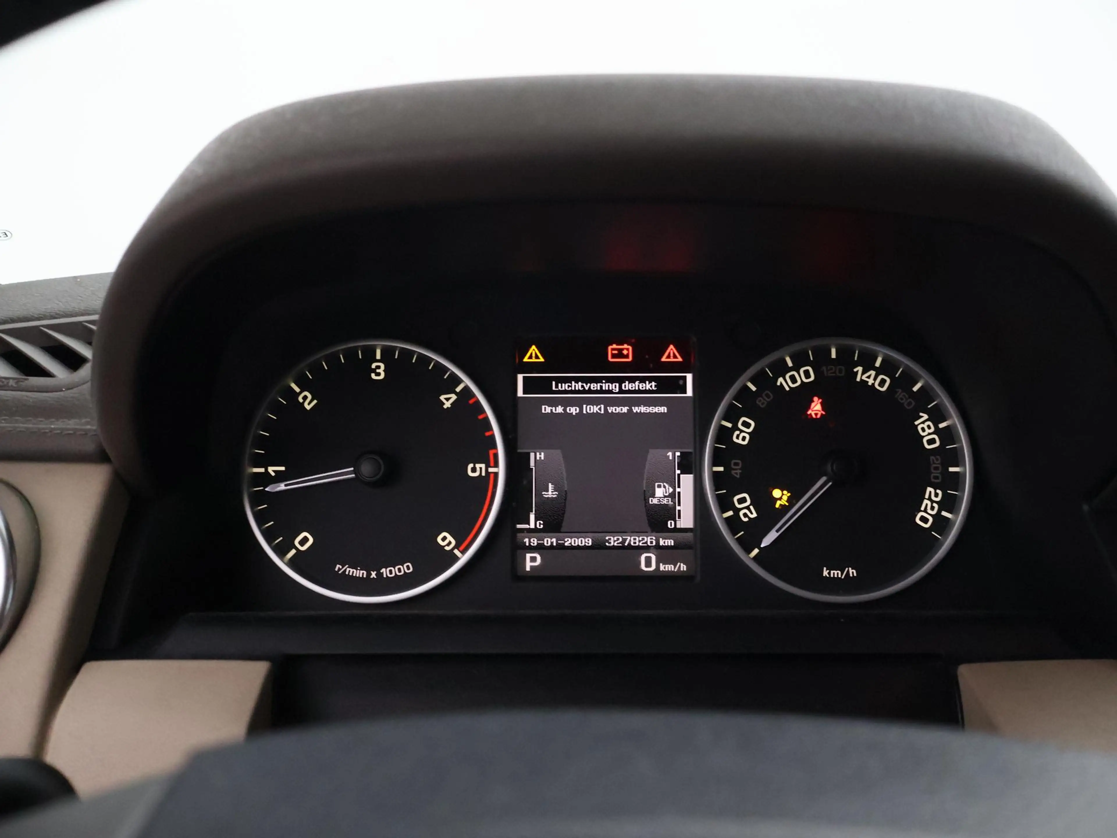 Land Rover Discovery 3.0 SDV6 HSE *WEINIG VERMOGEN* 7-PERSOONS + SCHUIF — photo 11