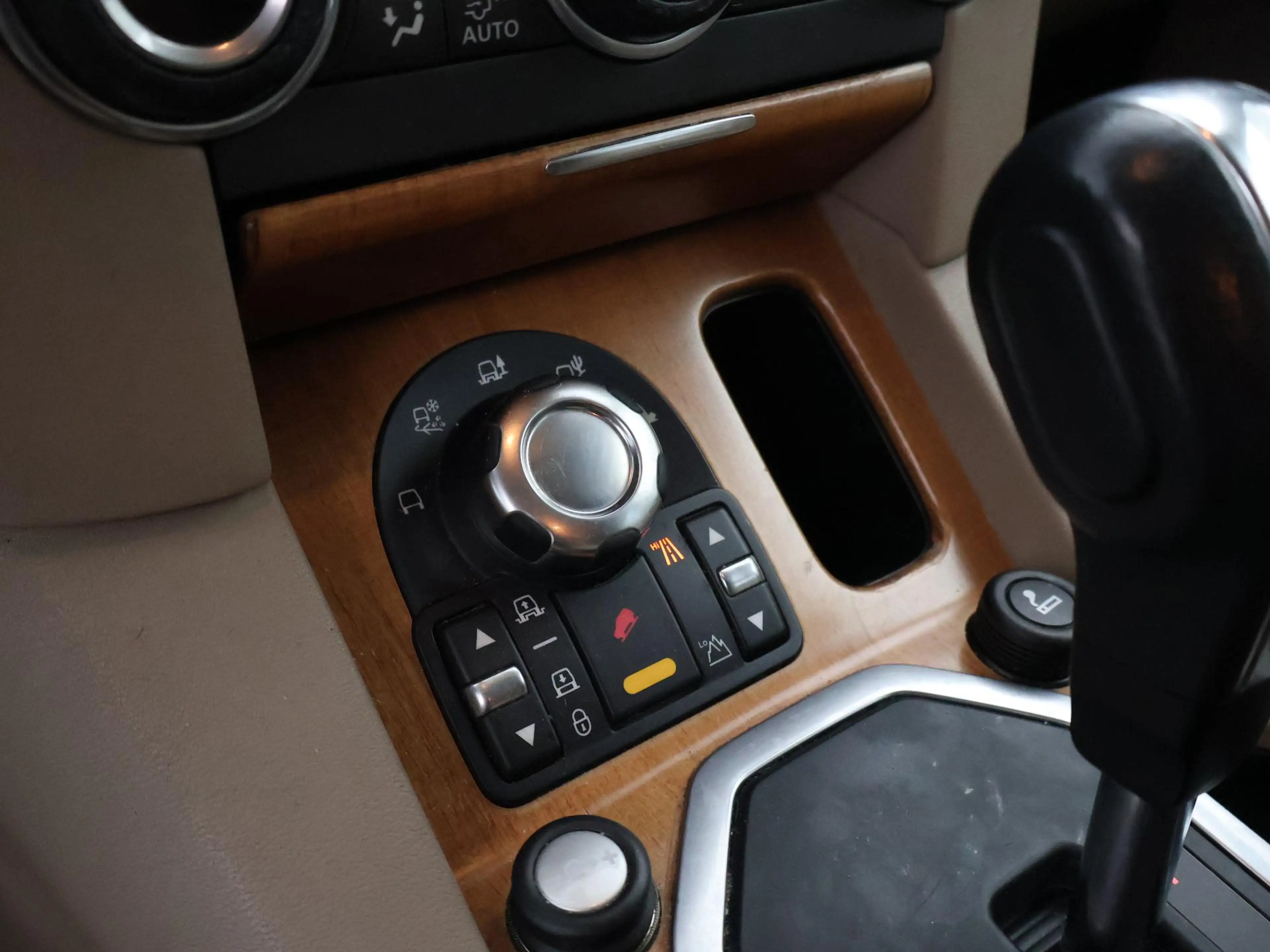Land Rover Discovery 3.0 SDV6 HSE *WEINIG VERMOGEN* 7-PERSOONS + SCHUIF — photo 10