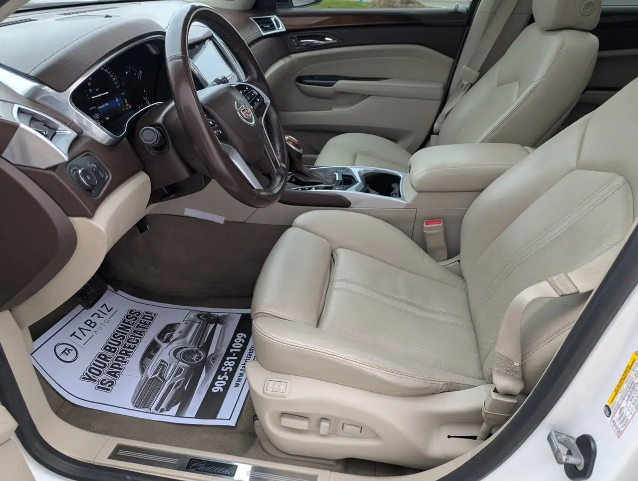 Cadillac SRX снимка Cadillac SRX