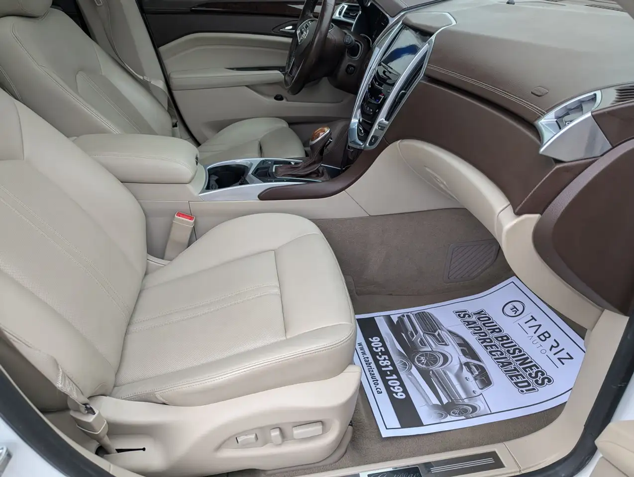 Cadillac SRX снимка Cadillac SRX