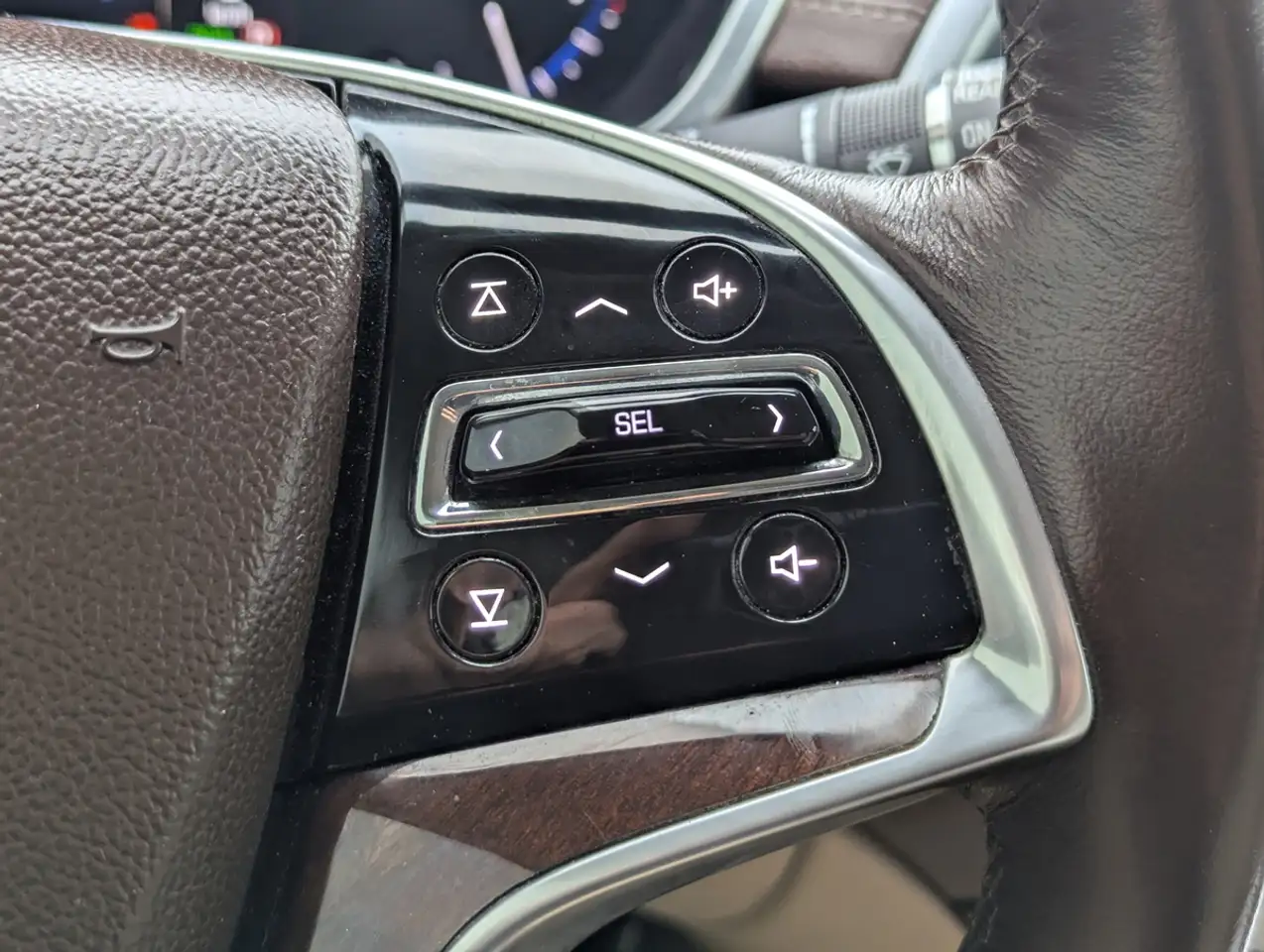 Cadillac SRX снимка Cadillac SRX