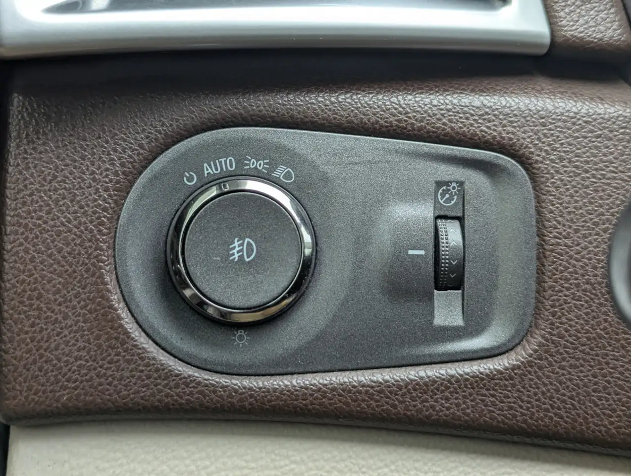 Cadillac SRX снимка Cadillac SRX
