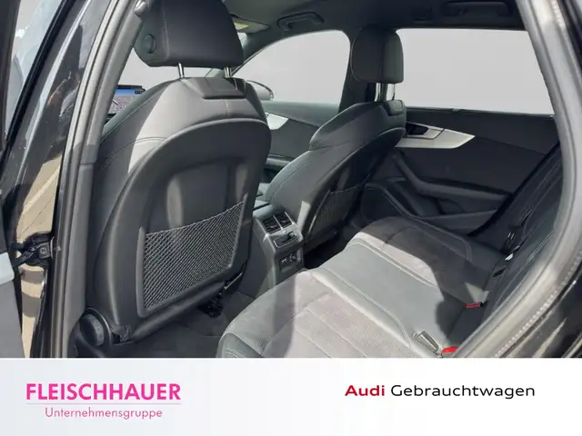 Audi A4 view 14