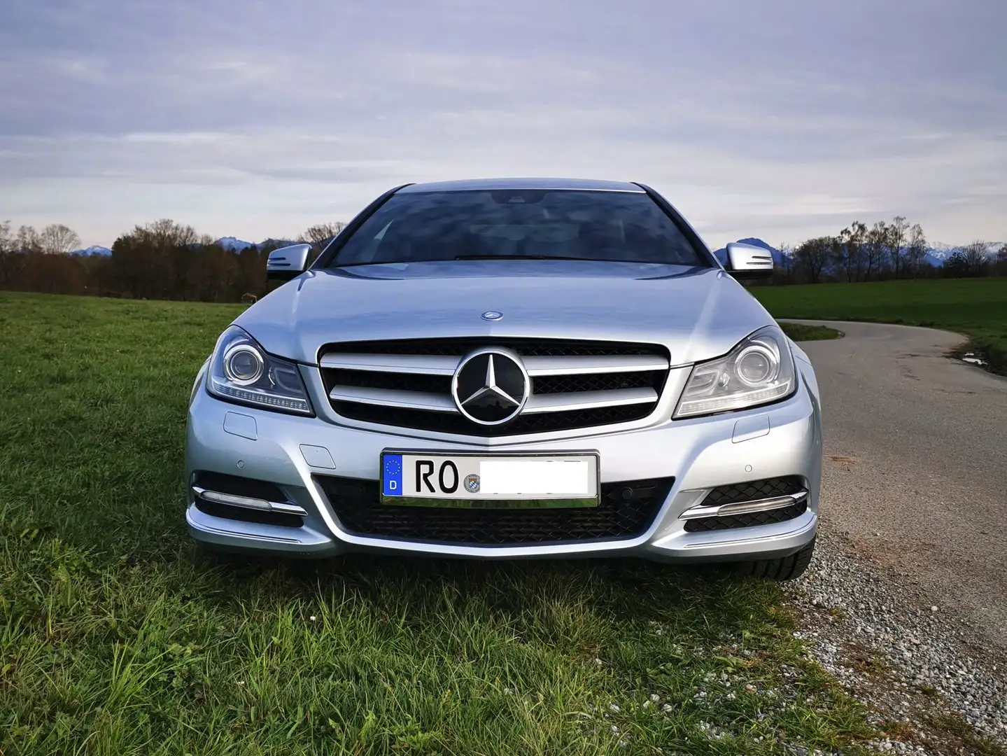 Mercedes-Benz C 220 CDI DPF Coupe (BlueEFFICIENCY) 7G-TRONIC Srebrny - 2