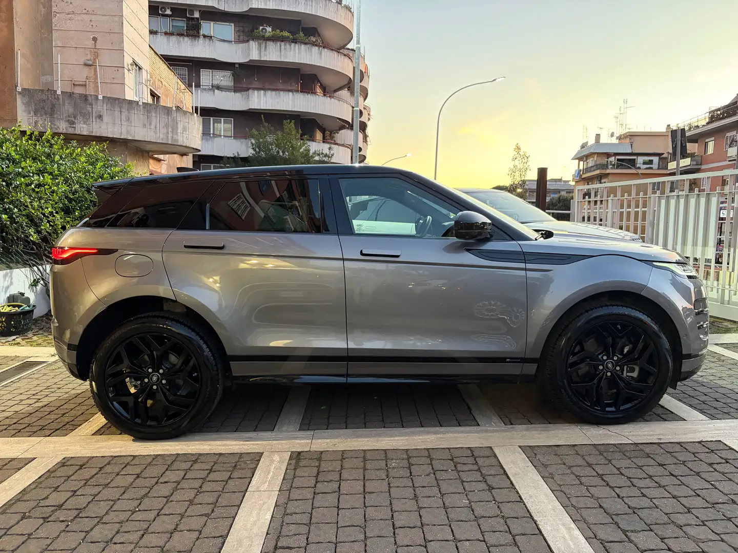 Land Rover Range Rover Evoque 2.0d i4 mhev R-Dynamic SE - BELLISSIMA !! Grigio - 2