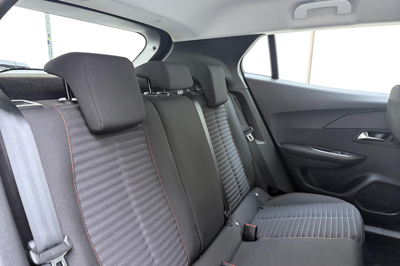 Peugeot e-2008 EV Active Pack 50 kWh | Cruise control | Stoelverw — photo 13