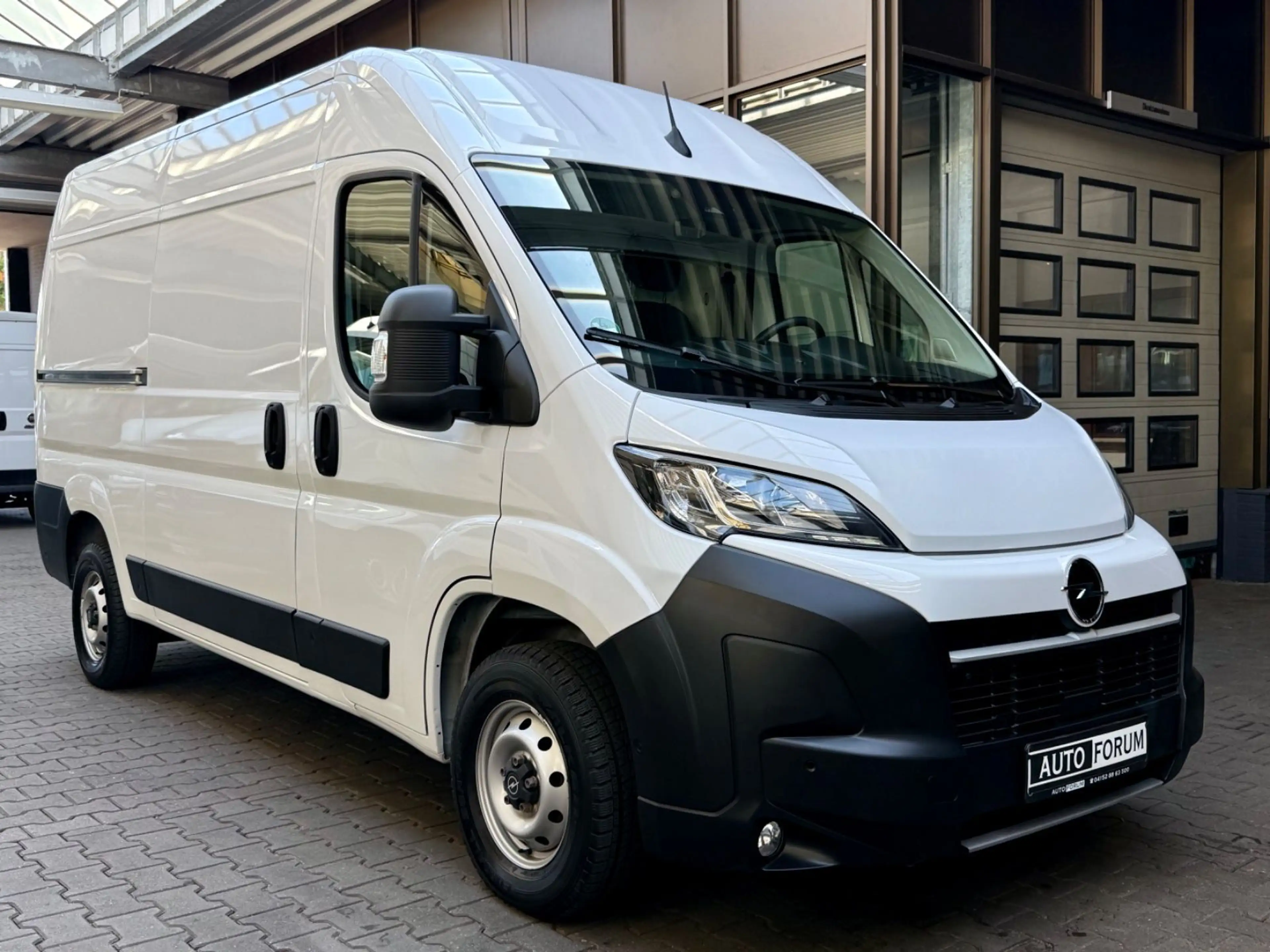 Opel Movano 2.2 D L2H2 3,3t KAMERA TEMPOMAT PDC 1HAND — photo 2