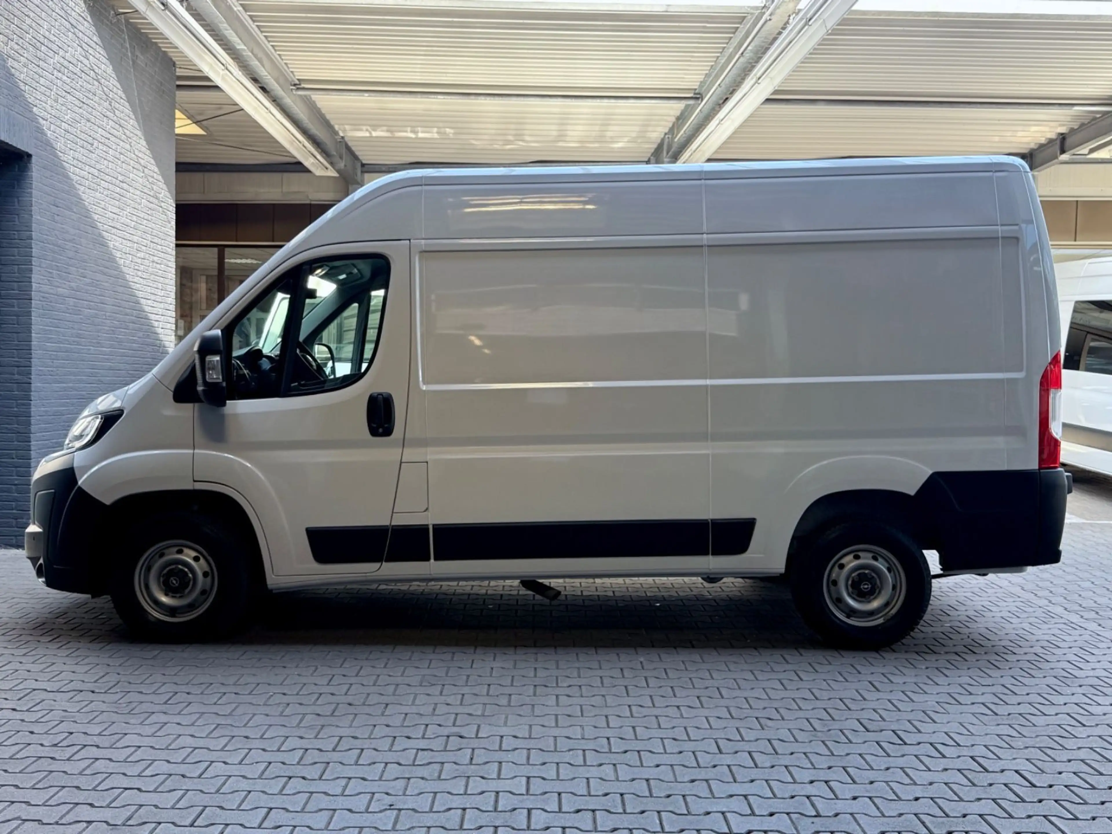 Opel Movano 2.2 D L2H2 3,3t KAMERA TEMPOMAT PDC 1HAND — photo 7