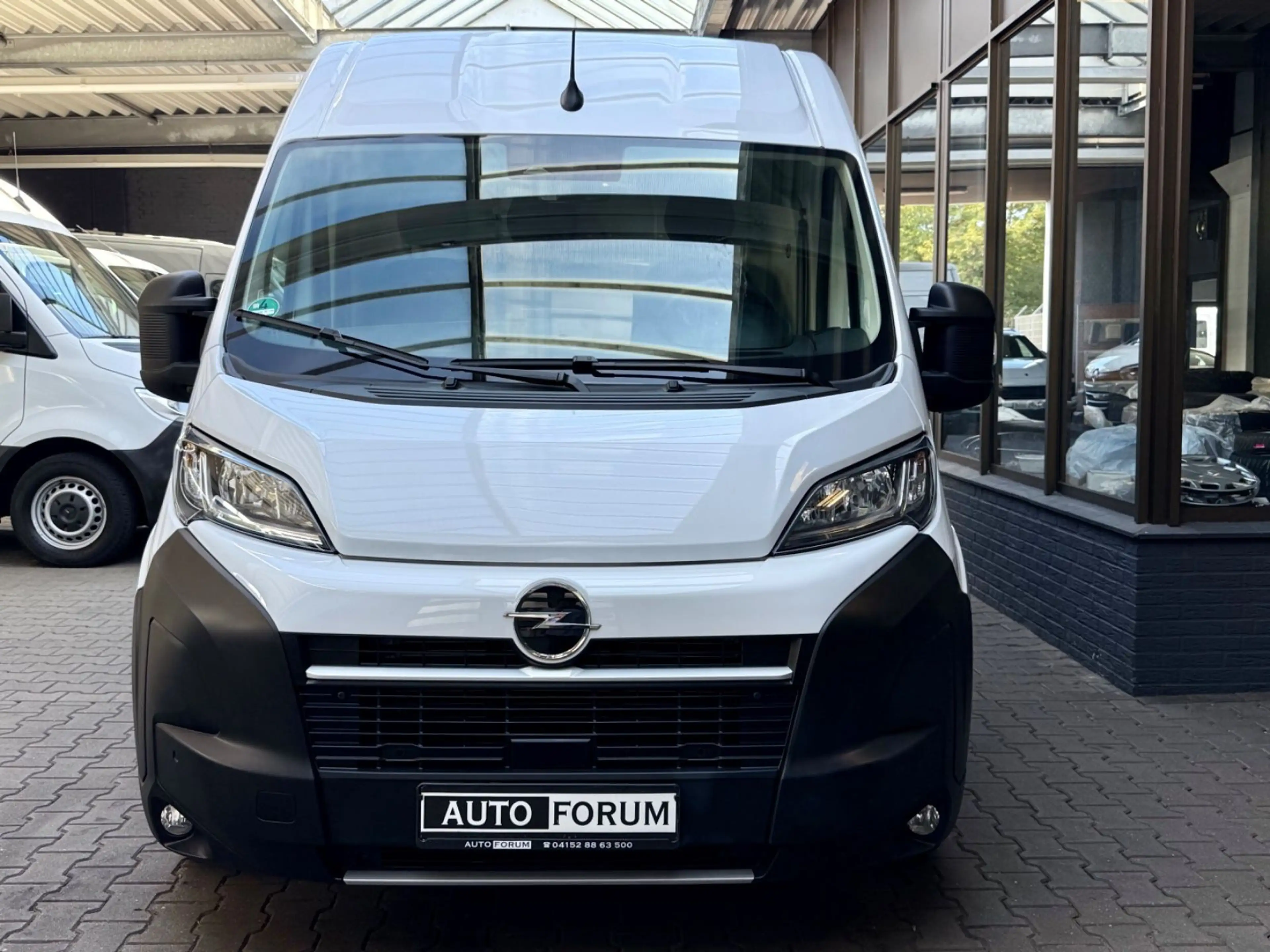 Opel Movano 2.2 D L2H2 3,3t KAMERA TEMPOMAT PDC 1HAND — photo 3